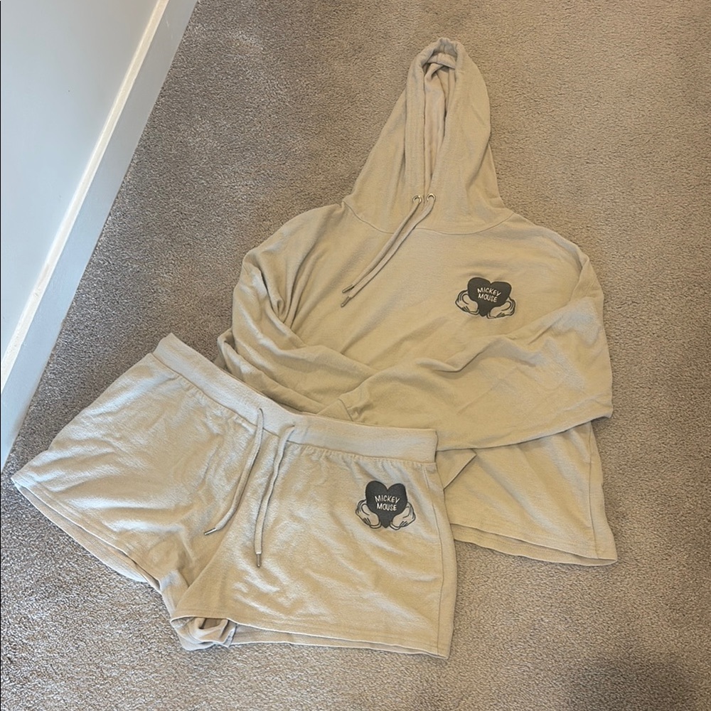 Cozy Beige Mickey Mouse Hoodie and Shorts Set from Primark